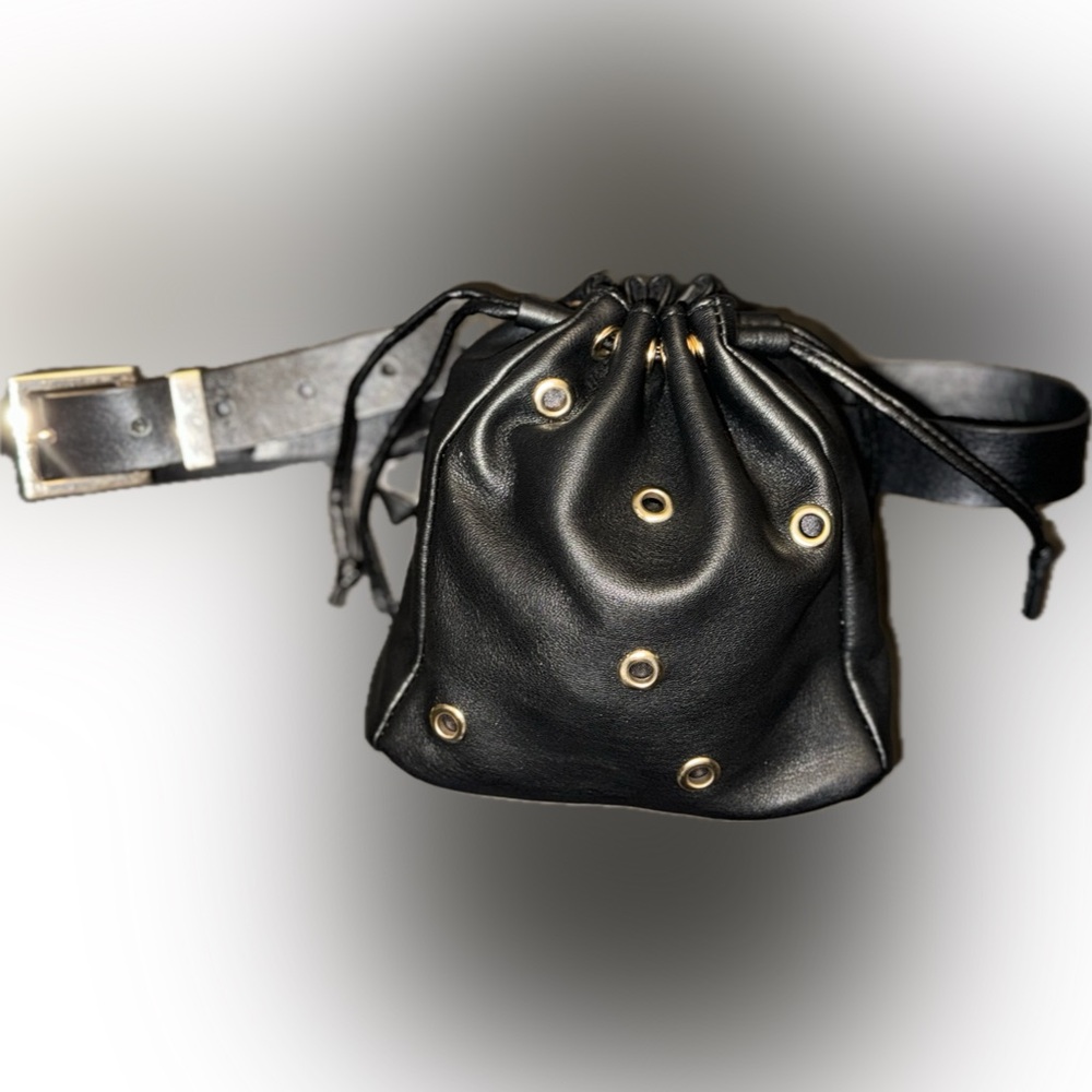 Belt with cute pouch attached‼️NWOT‼️